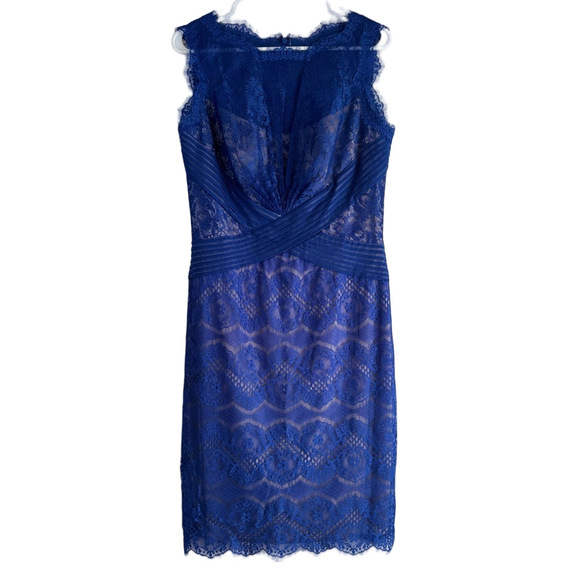 TADASHI SHOJI ‘Chantilly’ Lace Sheath ***DESIGNER*** - Picture 5 of 16